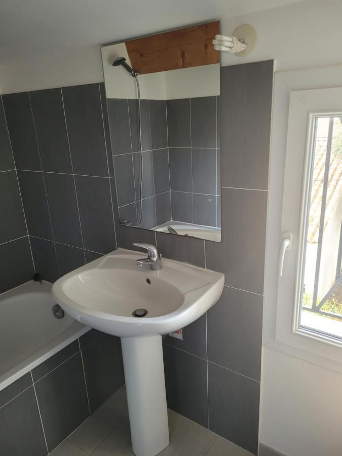 Appartement Avec Exterieur Aigues-Mortes Esterno foto